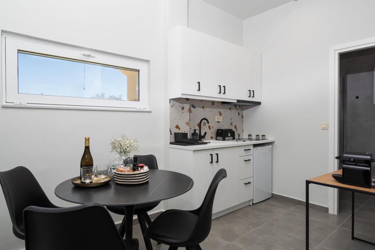 Meliora Suites Dhrapaniás Exteriör bild